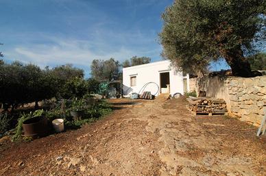 CASA DI CORTE A OSTUNI