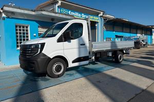 Nissan Interstar con cassone fisso