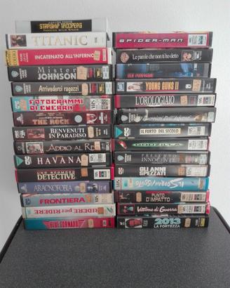 N.29 FILM VARI  FANTASCENZA - GIALLI - ROMATICI