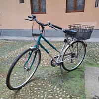 Bicicletta azzurra a Torino