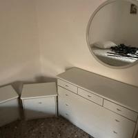 Letto comodini cucina frigo
