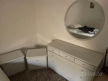 Letto comodini cucina frigo