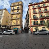 2 LOCALI A NAPOLI