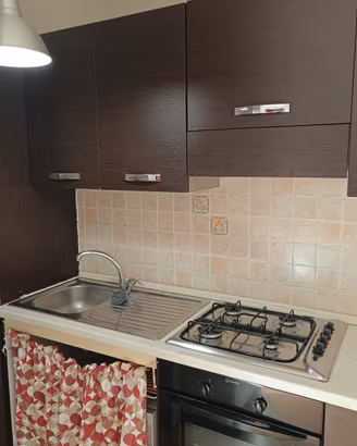 Cucina completa - Frigorifero come nuovo + mobile