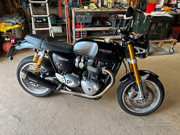 Triumph Thruxton 1200 R scarichi Akrapovic