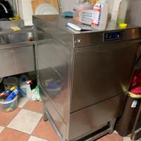 Lavastoviglie professionale