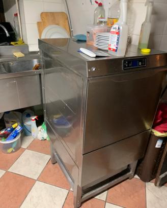 Lavastoviglie professionale