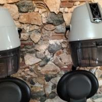 Coppia di caschi con poltrona