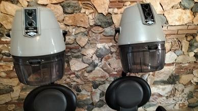 Coppia di caschi con poltrona