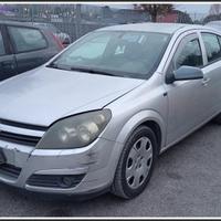 OPEL Astra H per ricambi
