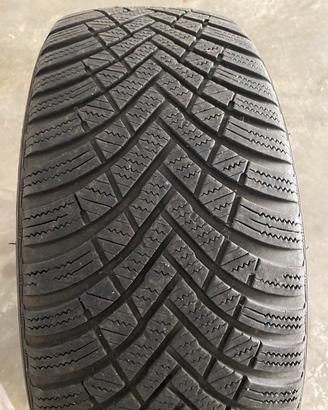 x4 Pneumatici Hankook invernali 205/45 R17