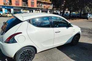 Lancia Ypsilon 1.2 69cv