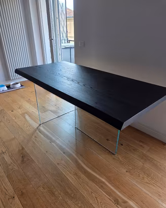 Tavolo in legno e vetro