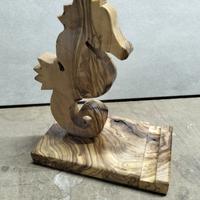 cavalluccio marino porta telefonino in legno ulivo