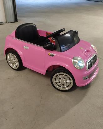 Auto elettrica per bambini. Non funzionante