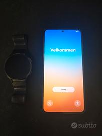 Samsung Galaxy S22 256GB + Galaxy Watch 4 44mm