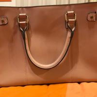 Borsa pratica con maniglie