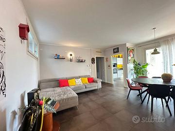 Appartamento di 120 m² con 5 locali e box auto a S