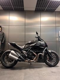 DUCATI DIAVEL 1200 CARBON - 2012