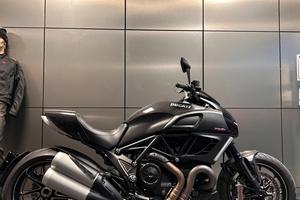 DUCATI DIAVEL 1200 CARBON - 2012