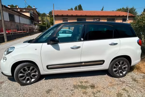 Fiat 500L living lounge natural power metano