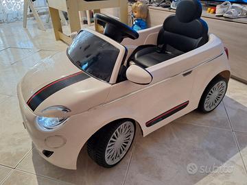 Macchina 500 elettrica con telecomando 