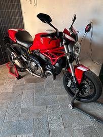Ducati monster 821