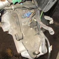 CAMBIO PEUGEOT 106 1.1 B 2001 HFX 5 M