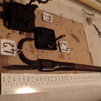 Vecchie serrature e uncino pompieri