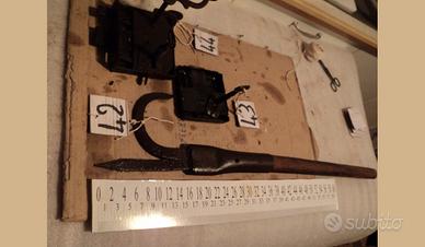 Vecchie serrature e uncino pompieri