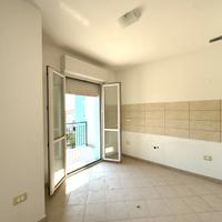 Pari al NUOVO, Bivano con Terrazza e P.Auto