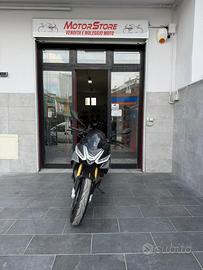 Aprilia tuono v4 1100
