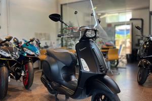 Vespa 125 Sprint Notte
