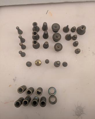 Pomelli filettati e distanziatori in ottone