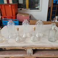 campane e bottigliette di vetro 