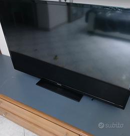 49 pollici telefunken + 32 pollici panasonic