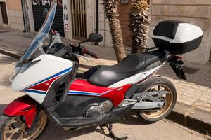 Honda Integra 750