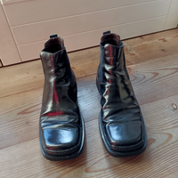Stivaletto nero lucido da uomo taglia 44