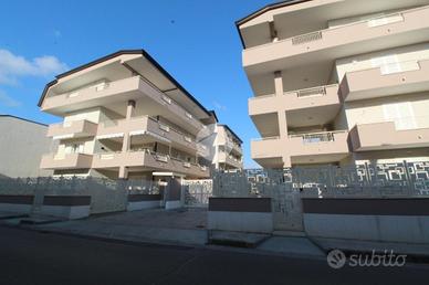 4 LOCALI A MACERATA CAMPANIA