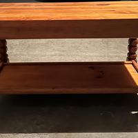 Tavolino stile tirolese – Legno massiccio