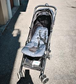 Passeggino leggero a Ombrello, chiusura compatta 