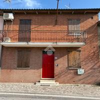 CASA SEMINDIPENDENTE A GUBBIO