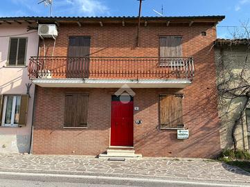 CASA SEMINDIPENDENTE A GUBBIO