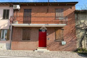 CASA SEMINDIPENDENTE A GUBBIO