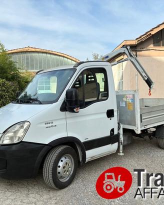 IVECO DAILY 35S12 MIDI CAB CON GRU 900 KG PORTATA