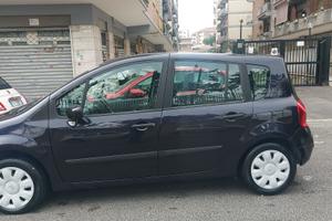 AUTO RENAULT MODUS