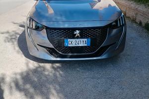 Peugeot 208 GT Anno 2021