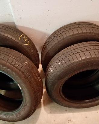 Gomme auto