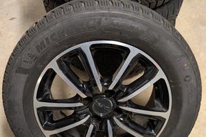 Cerchi e gomme neve 185/65 R15  Renault Dacia