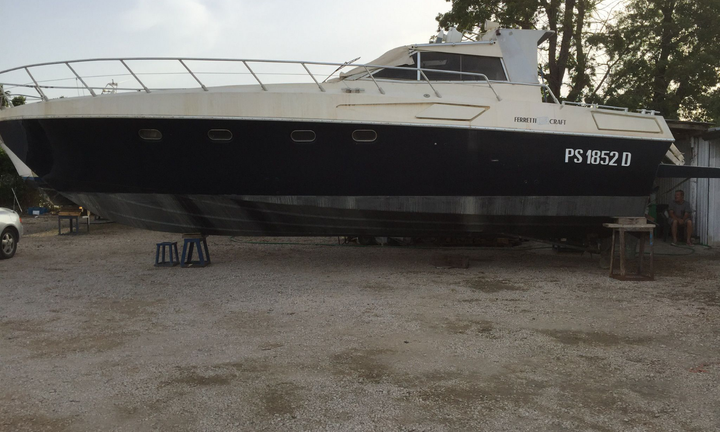 Barca Ferretti 38 Altura